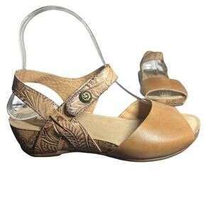 Spring Step L’Artiste Ceylan Embossed Leather Sandals Tan Beige EU 37 US 7